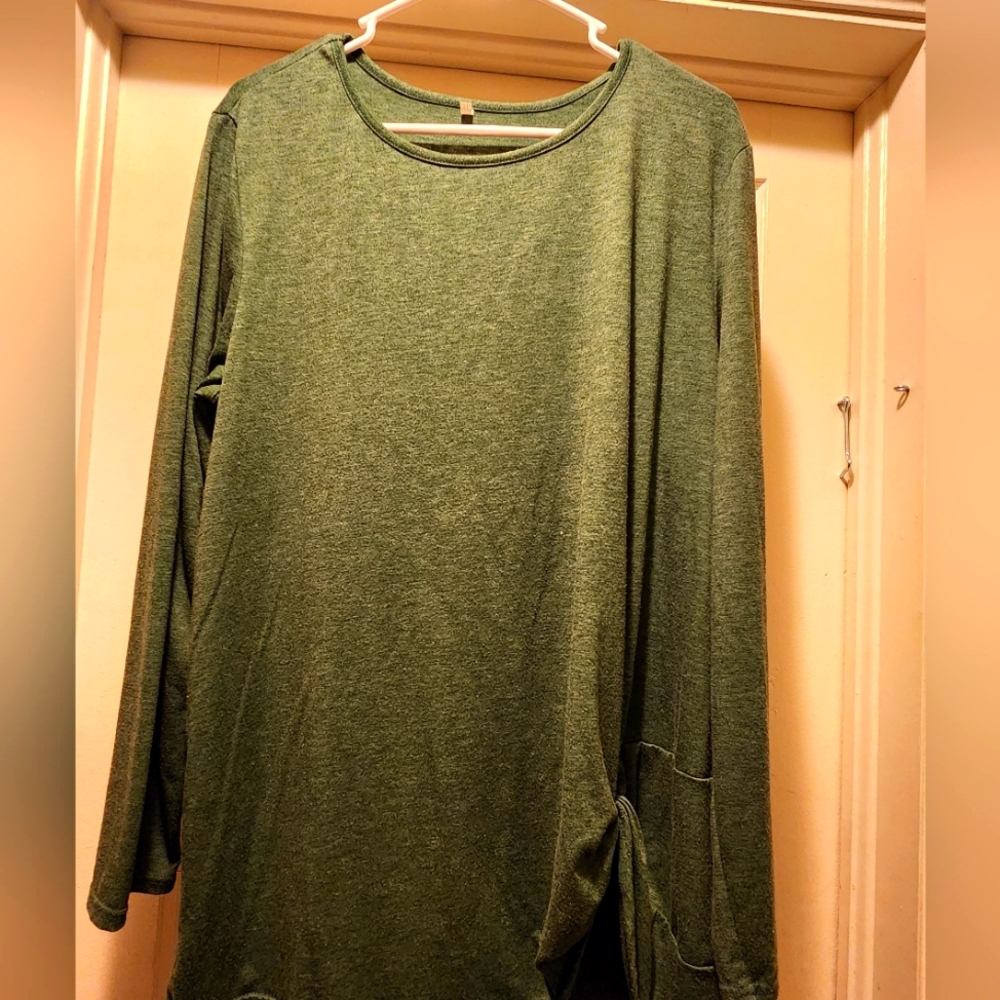 Green long sleeve light shirt. Size XL